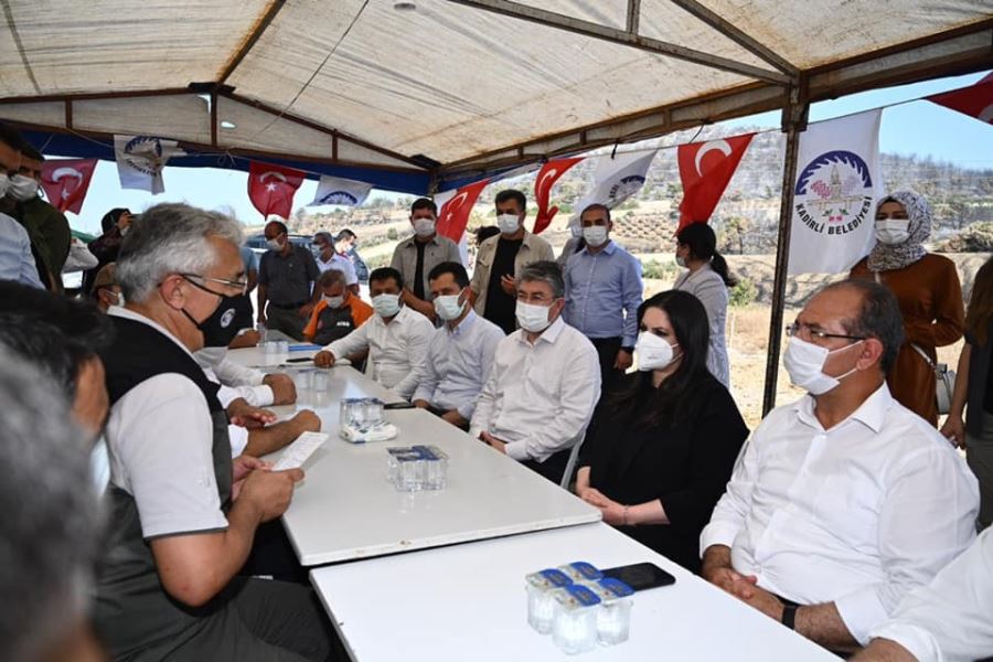 AK Partili Sarıeroğlu, yangın bölgesinde incelemede bulundu