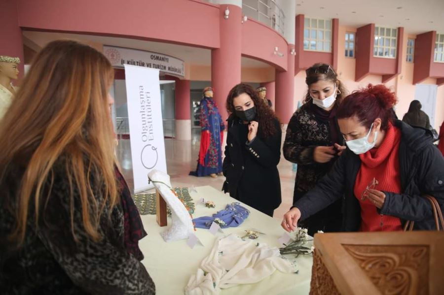 Oya sergisi büyük ilgi gördü