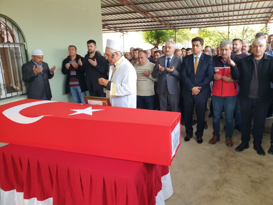 Kalp krizi sonucu vefat eden Uzman Çavuş, köyünde defnedildi
