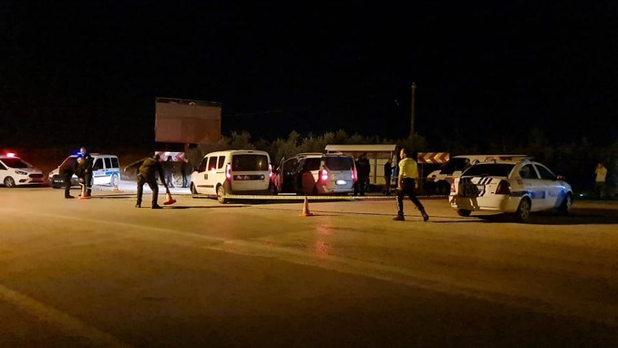 Polisle çatışan 3 kişiden biri hayatını kaybetti