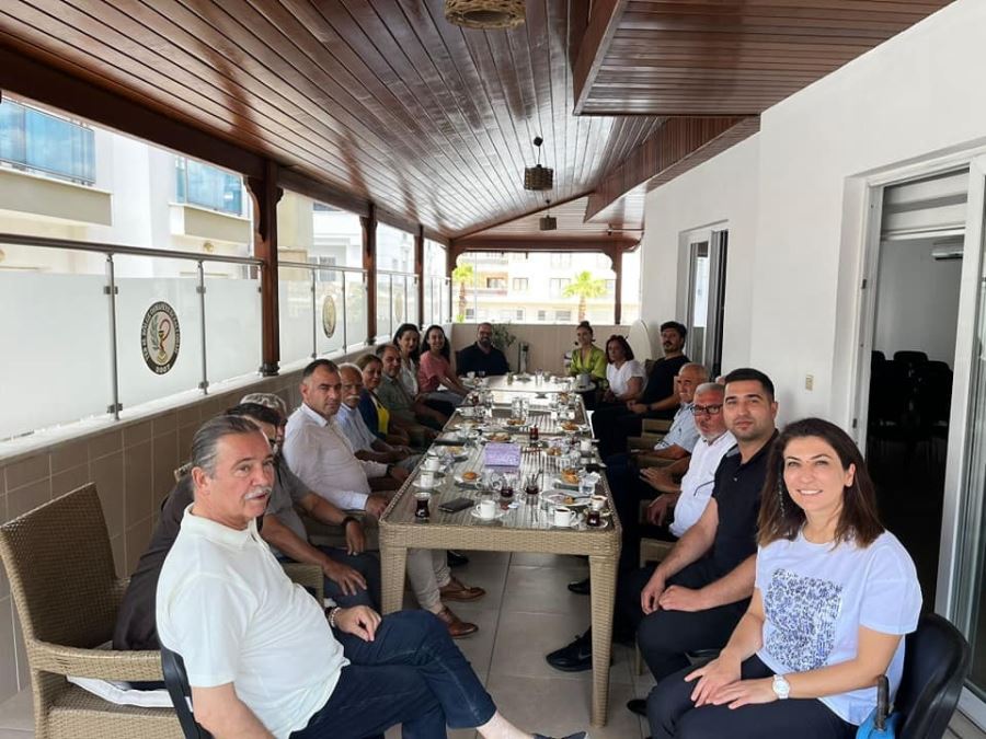 Osmaniye Eczacılar Odasına, CHP İl Teşkilatından ziyaret