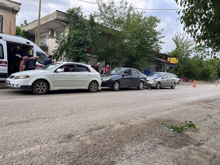 Zincirleme kazada 1 kişi yaralandı