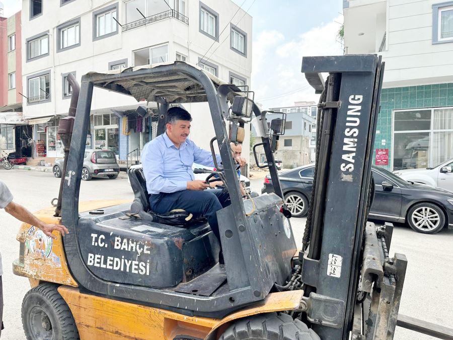 Depremden etkilenen esnafların normale dönmesi için çalışılıyor 