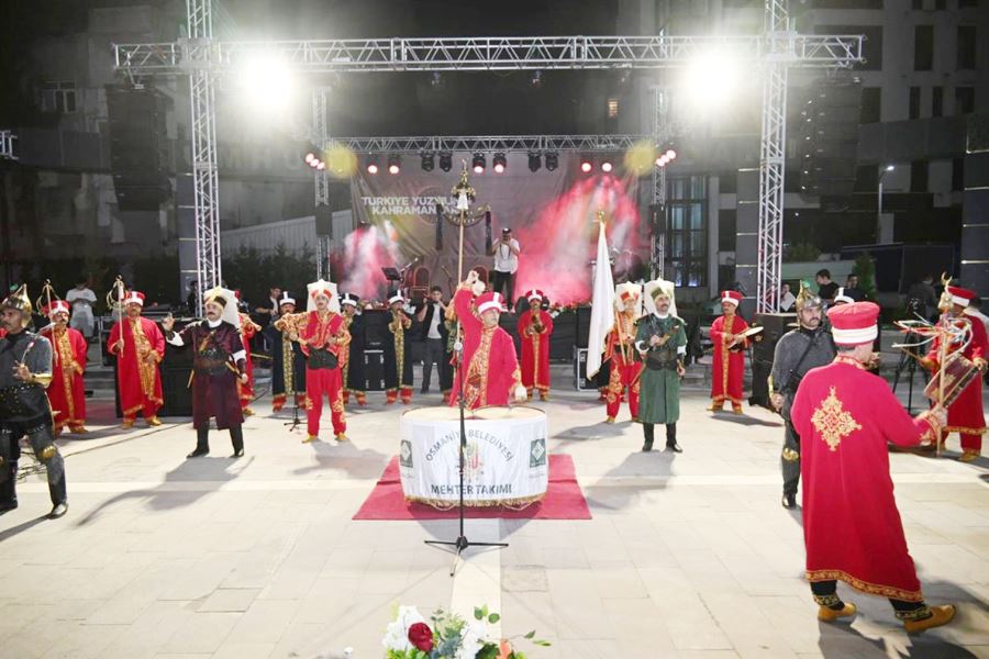 Bir asırdır bu ruh ve tarih şuuruyla ülkemizi geleceğe taşıyoruz