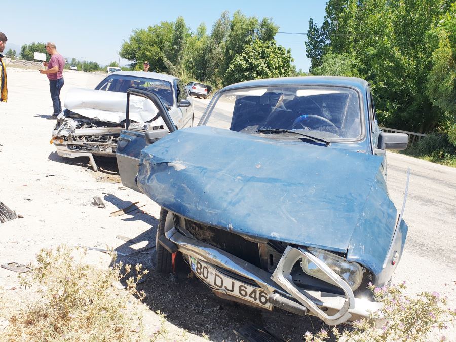 Trafik kazasında 4 kişi yaralandı 
