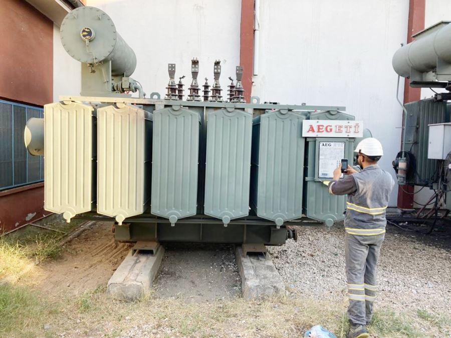 Sıcaklıklarda kesintisiz enerji için mücadeleyi sürdürüyorlar 