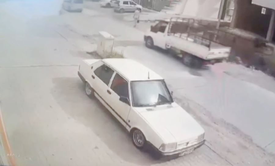 Minibüsün kasasını açık unuttu, bir genci öldürüyordu 