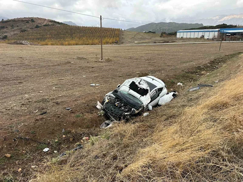 Isparta’da iki otomobil çarpıştı: 7 yaralı
