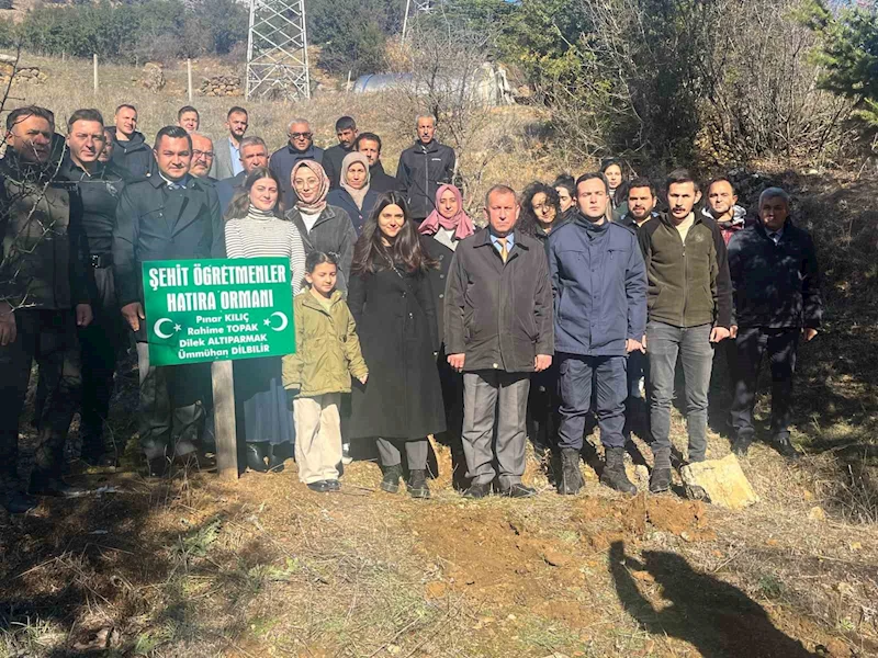 Adana’da kayanın altında kalarak hayatını kaybeden 4 öğretmen için kurulan hatıra ormanına ilk fidanlar dikildi
