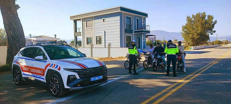 Antalya’da kurallara uymayan motosiklet sürücülerine ceza yağdı
