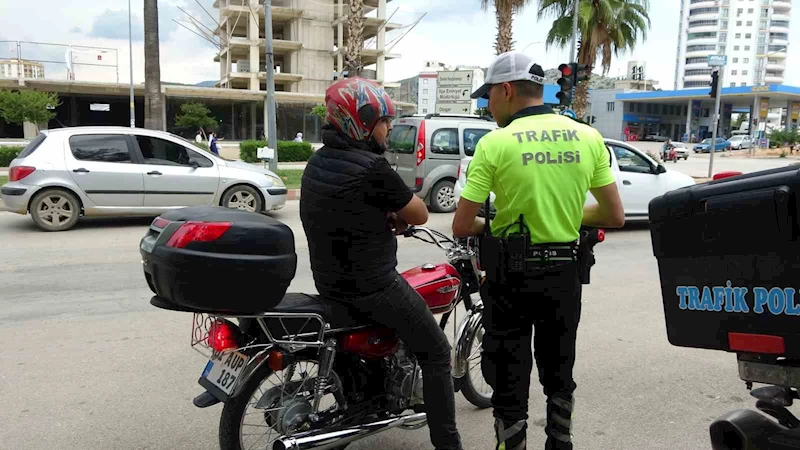 Motosiklet sürücüleri kural tanımayan motosikletlilerden rahatsız
