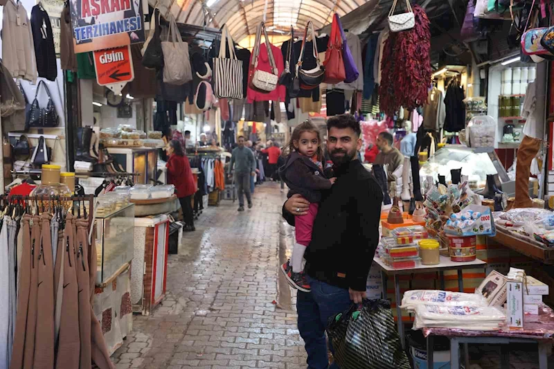 Hatay’da afetzede vatandaşların yeni yıldan tek beklentisi sıcak yuvalarına kavuşmak
