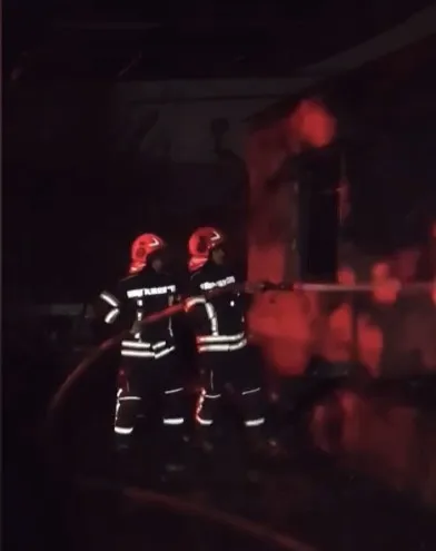 Tüplerin saklandığı ev alev aldı: Patlama anları kamerada
