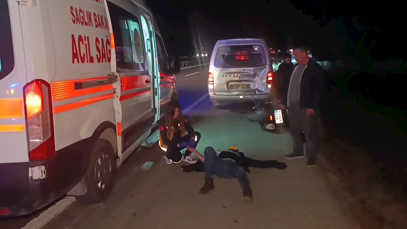 Kaza yapan araca yardım için durdu, arkadan motosiklet çarptı: 5 yaralı
