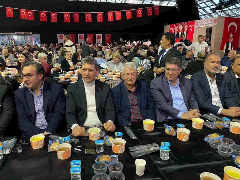 Antalya’da MHP’liler iftar yemeğinde buluştu
