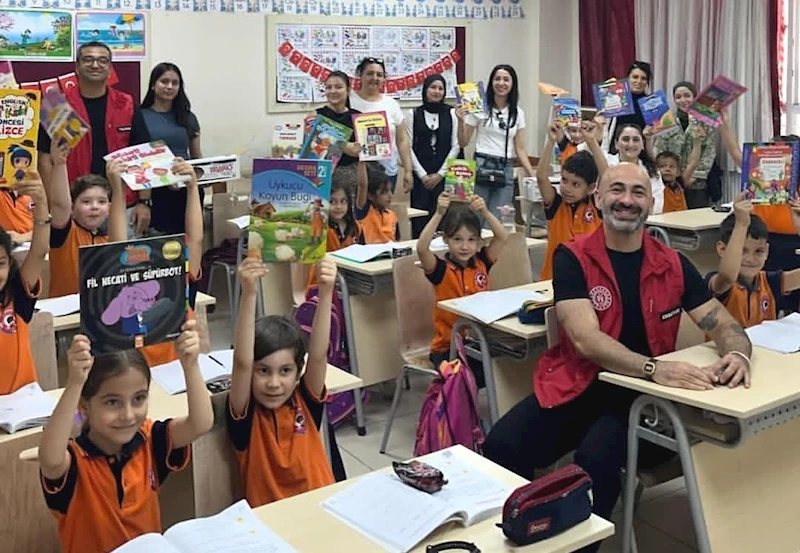 Köşk MYO öğrencileri 100. Yıl Atatürk İlkokulu’na kitap bağışında bulundu
