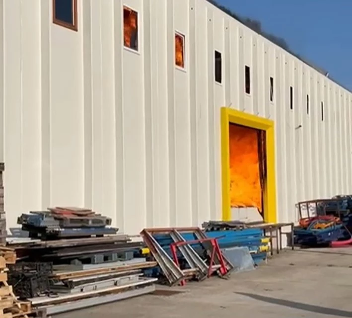 Gıda deposunda büyük yangın
