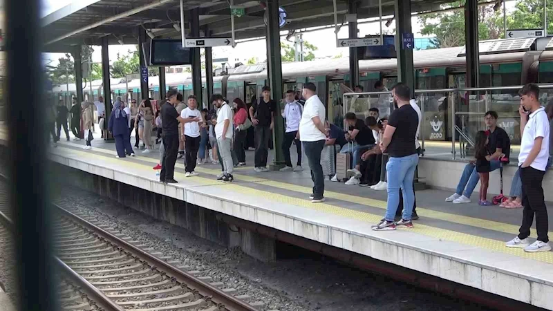 Marmaray’da teknik arıza: Yolcular aktarma yaparak seyahat etti
