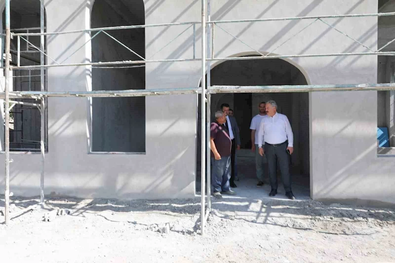 Başkan Palancıoğlu’ndan yapımı devam eden Hayrat Camii’nde inceleme
