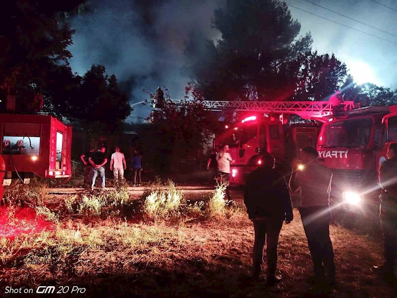 Osmaneli’de TCDD deposunda yangın
