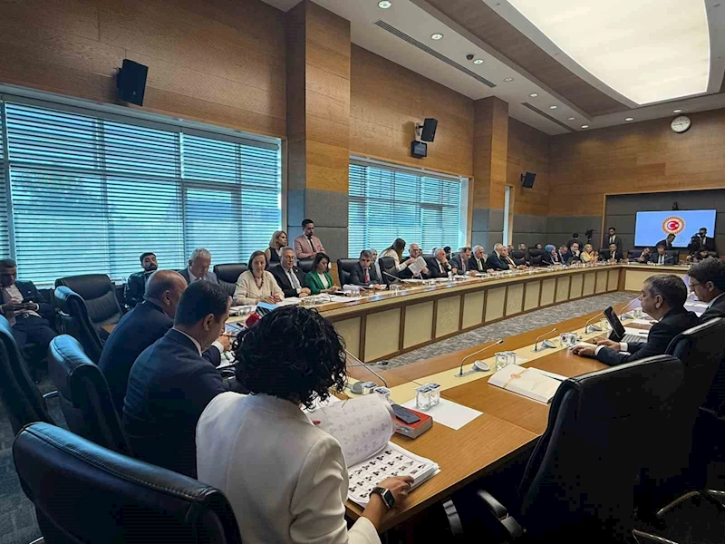 Sağlık alanına yönelik düzenlemeler içeren kanun teklifi komisyonda
