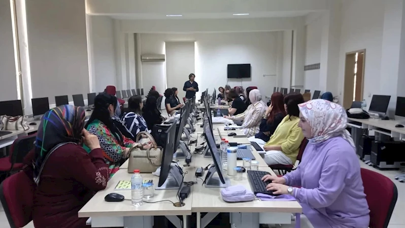 Tokat’ta kadın girişimcilere yapay zekâ eğitimi verildi
