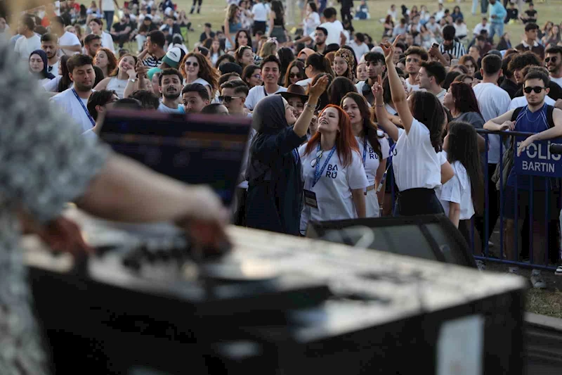 BARÜFEST’25’te öğrenciler doyasıya eğlendi
