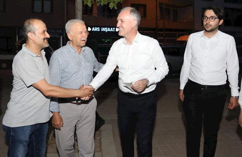 Başkan Alper Taban Sinanbey’de vatandaşlarla buluştu
