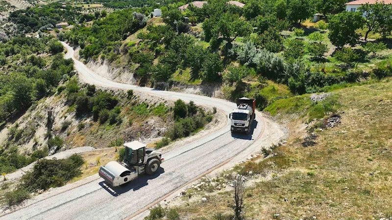 Büyükşehir Belediyesi Bağköy Mahallesi’nin yolunu güvenli hale getirdi
