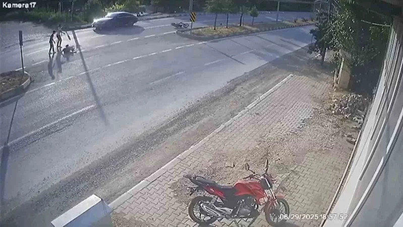 Devrilen motosikletten düşerek metrelerce sürüklendi
