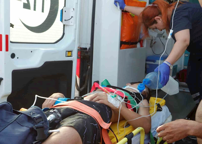 Falezlerden ölümüne atlayış denemesi hastanede bitti, 18 yaşındaki genç ağır yaralandı
