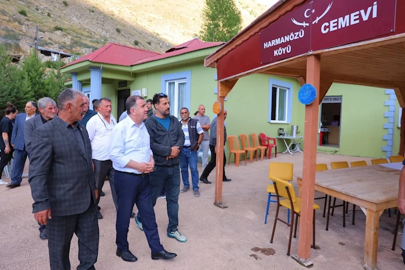 Bayburt’un Harmanözü köyünde aşure programı düzenlendi
