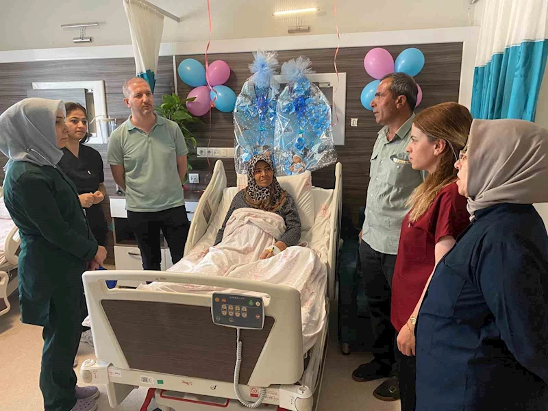 Şanlıurfa’da 53 yaşındaki kadın ikiz bebek dünyaya getirdi
