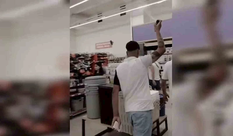 Şanlıurfa’da markette etrafa deodorant sıkan şahıs gözaltına alındı
