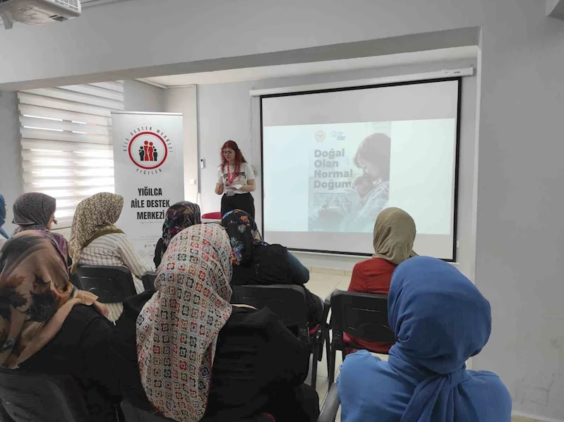 Kursiyerlere normal doğum semineri anlatıldı
