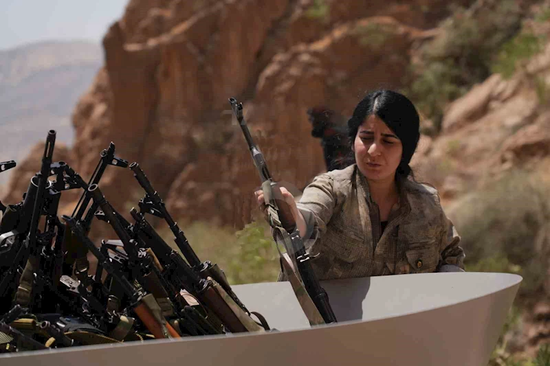 İlk PKK’lı grup silah bıraktı
