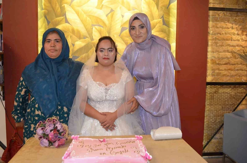 Down sendromlu Nisan Nur’un gelinlik hayali gerçek oldu
