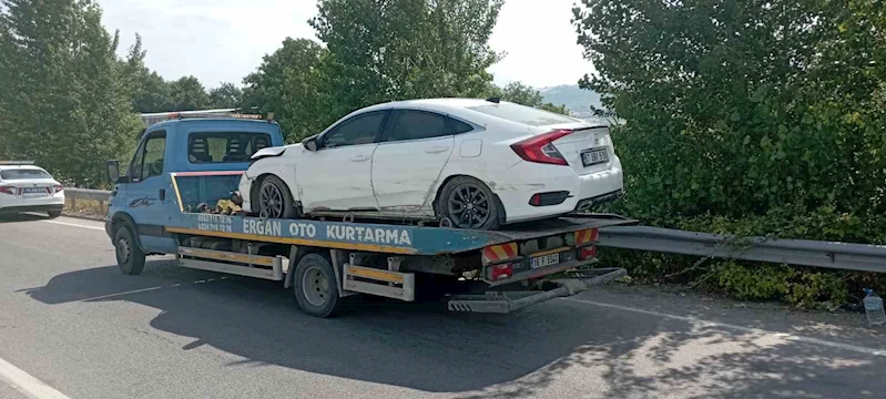 Kontrolden çıkan araç bariyere çarptı: 2’si çocuk 4 yaralı
