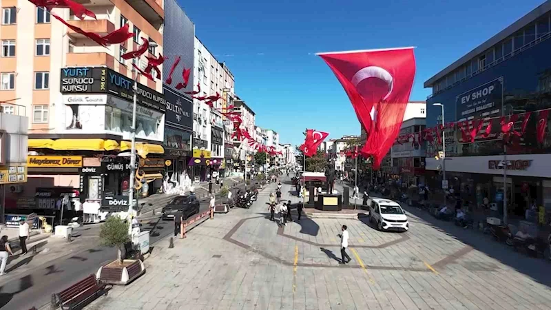 Cumhurbaşkanı Erdoğan’ın bayrak asma çağrısına Sultanbeyli’den güçlü destek
