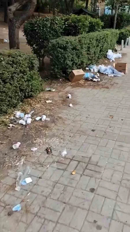 Yediler, içtiler, eğlendiler pisliği doğaya bırakıp gittiler
