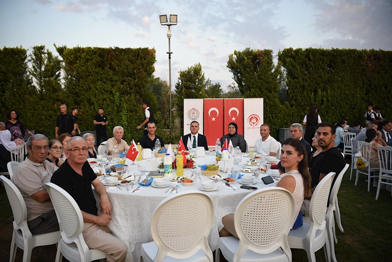 Vali Akbıyık, şehit yakınları ve gazilerle bir araya geldi
