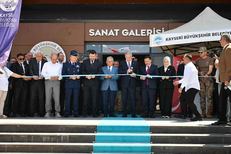 Kayseri Büyükşehir, 15 Temmuz’un ruhunu sanatla anlattı: ‘Zaferin Adı Türkiye’ sergisi açıldı
