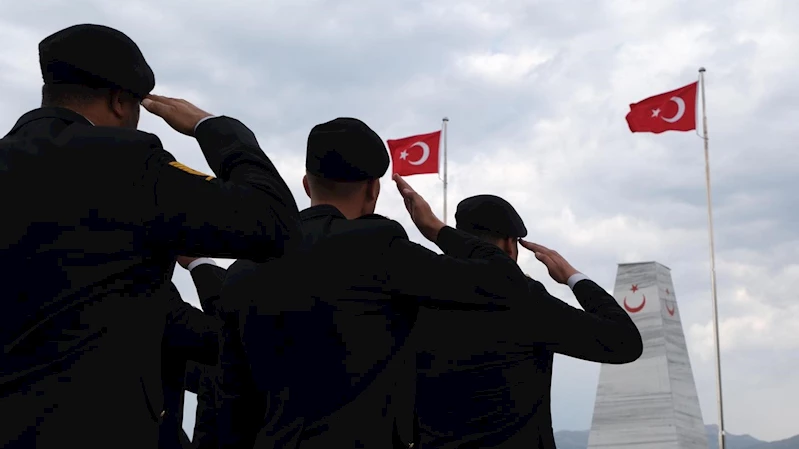 15 Temmuz kapsamında Garnizon Şehitliğinde anma programı düzenlendi
