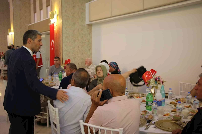 Bakan Yardımcısı Boyraz, Uşak’ta şehit yakınları ve gazi aileleri ile yemekte bir araya geldi
