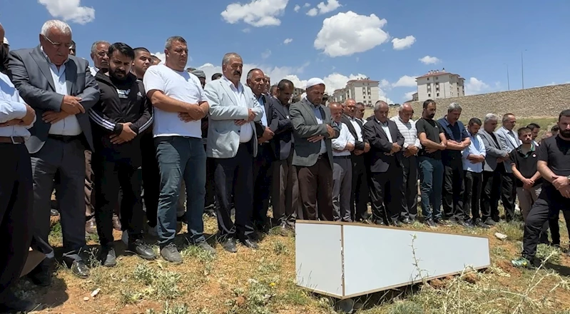Van’daki silahlı saldırıda hayatını kaybeden Onur Karael toprağa verildi

