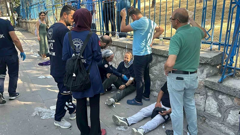 Ankara’da belediye otobüsü önce iki araca, sonra üst geçitin ayağına çarptı: 20 yaralı
