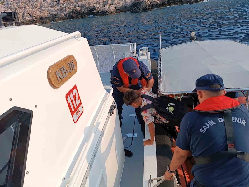 Kaş’ta 21 düzensiz göçmen ve 1 organizatör yakalandı
