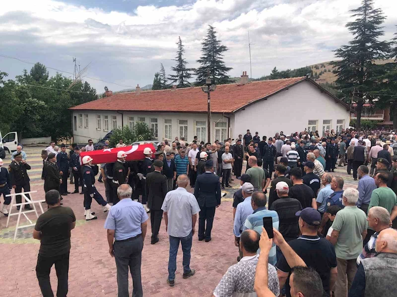 Kıbrıs gazisi Hüyük’te törenle son yolculuğuna uğurlandı
