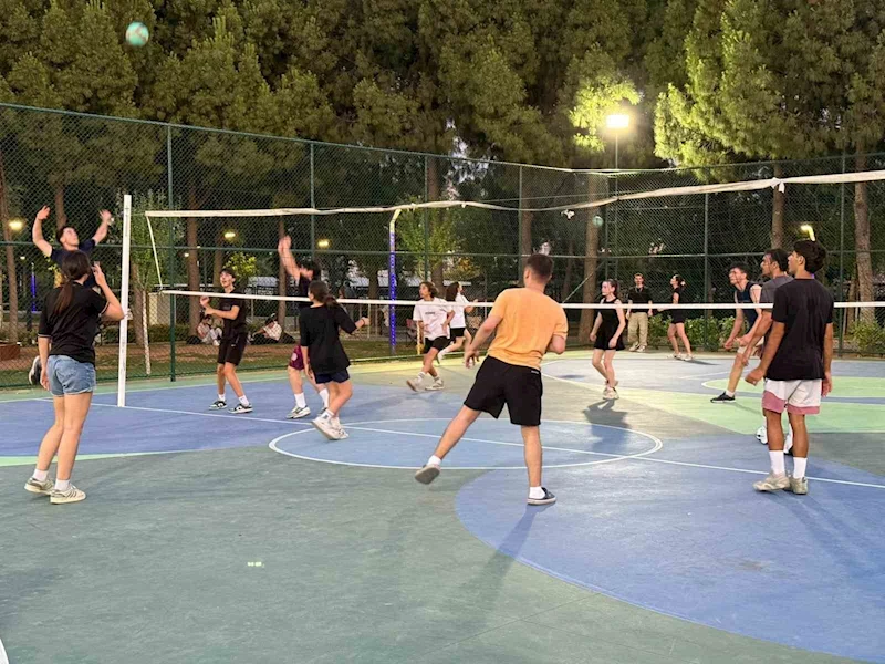 Mimar Sinan Parkı’na vatandaşlardan yoğun ilgi
