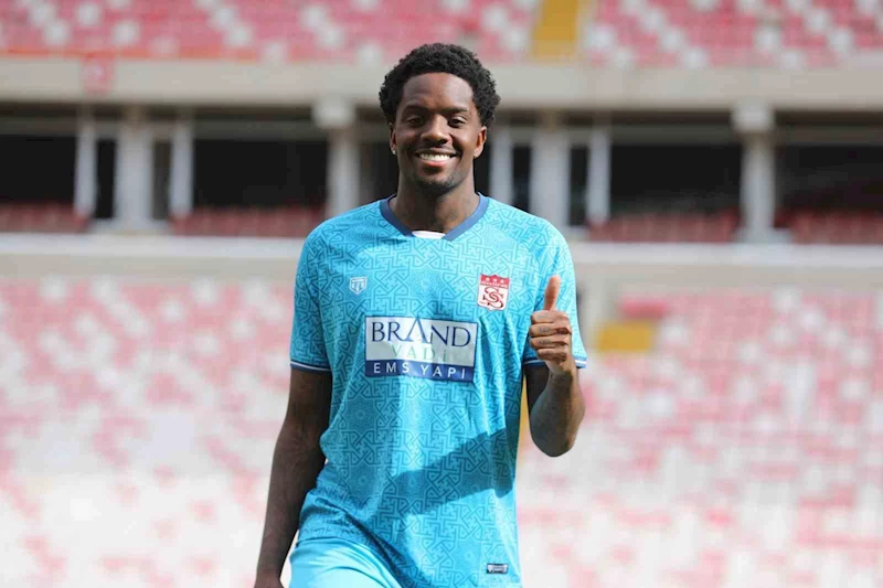 Sivasspor’da Queensy Menig sakatlandı
